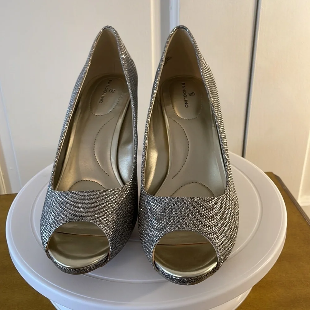⚜️Sparkly Bandalino Peep Toe Dress Pumps Size 9M ⚜️
